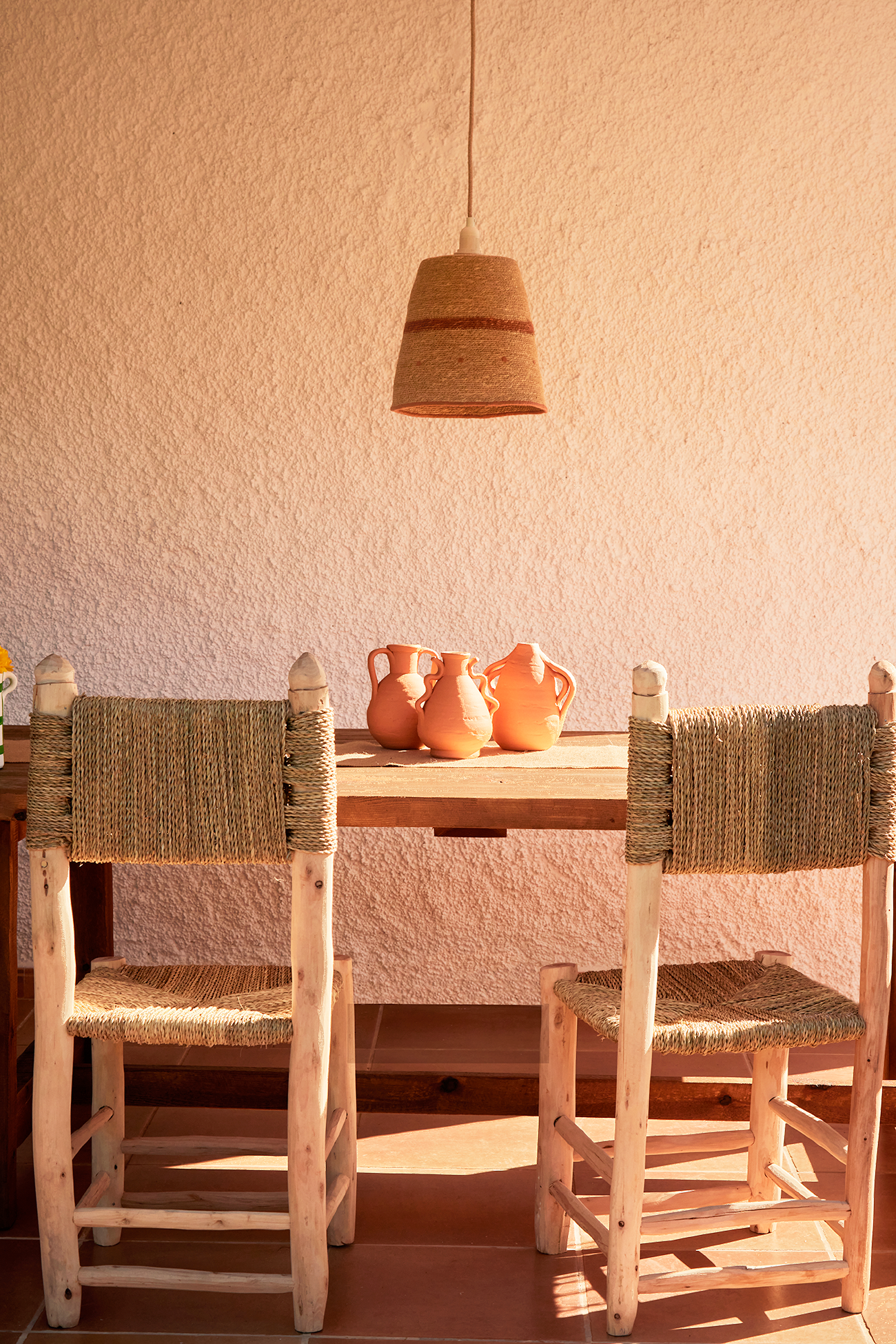 Esparto hanging lamp.