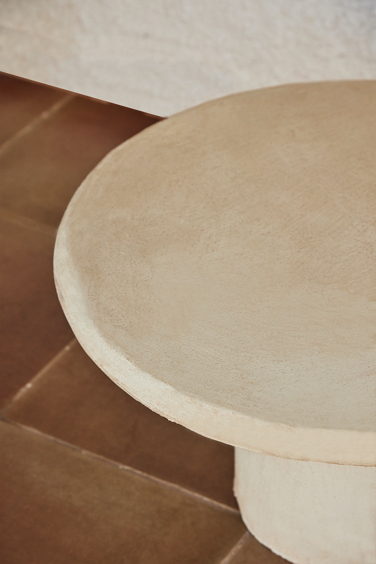 Pack Egea coffee table and two Lira stools