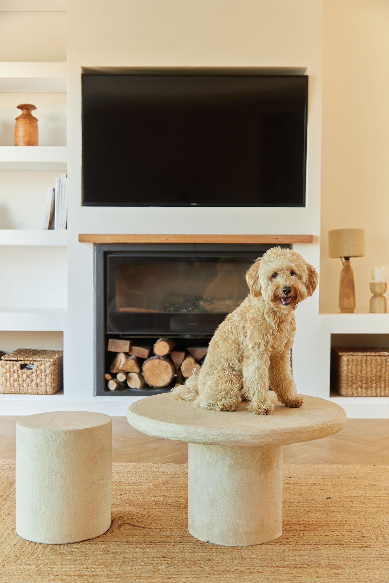 Pack Egea coffee table and two Lira stools