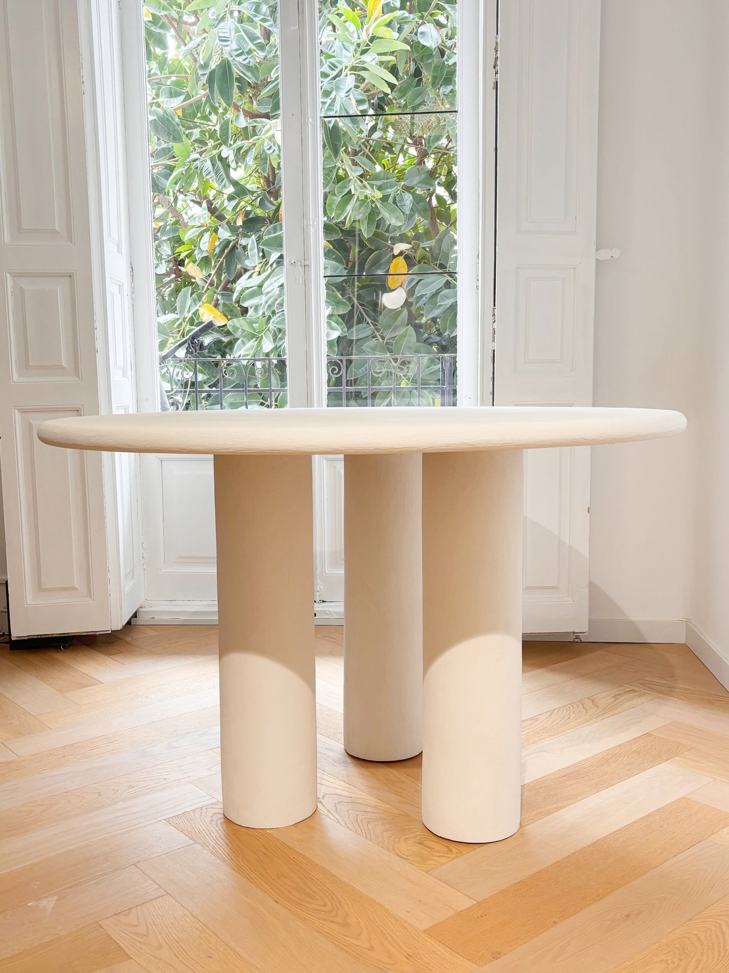 Columbretes White Table