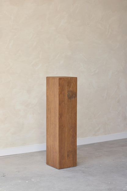 Mari Pedestal