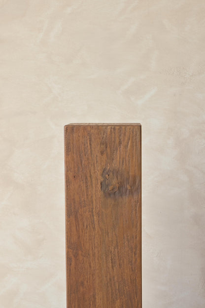 Mari Pedestal