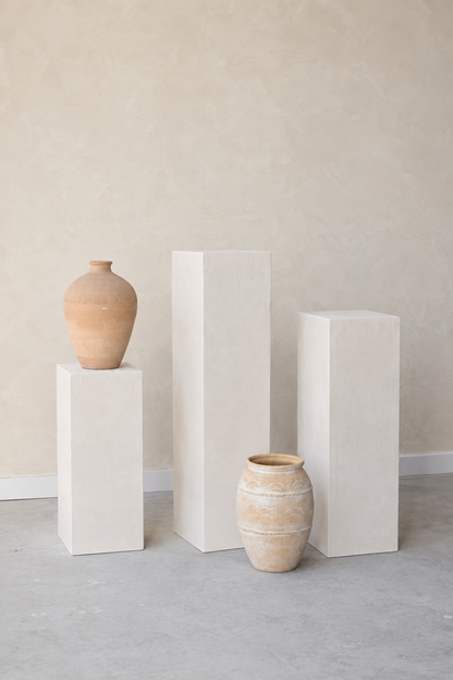 Mari Pedestal