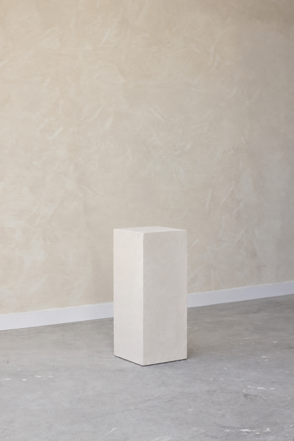 Mari Pedestal