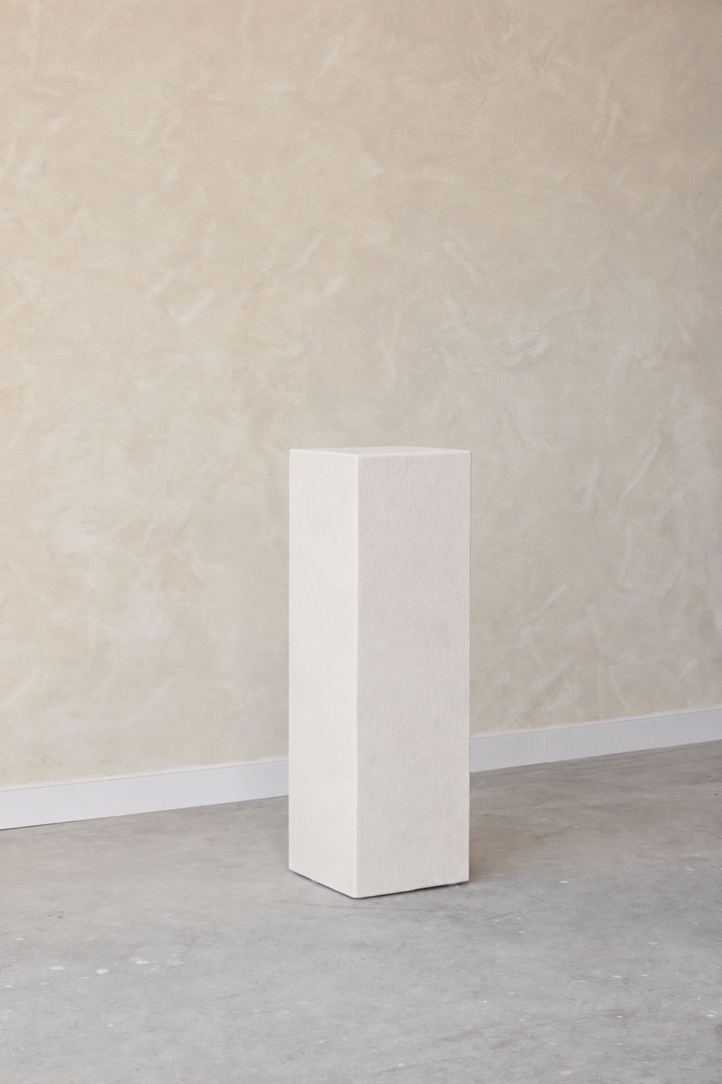 Mari Pedestal