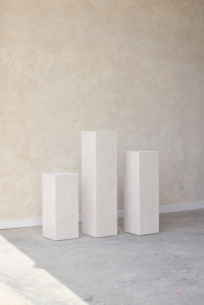 Mari Pedestal