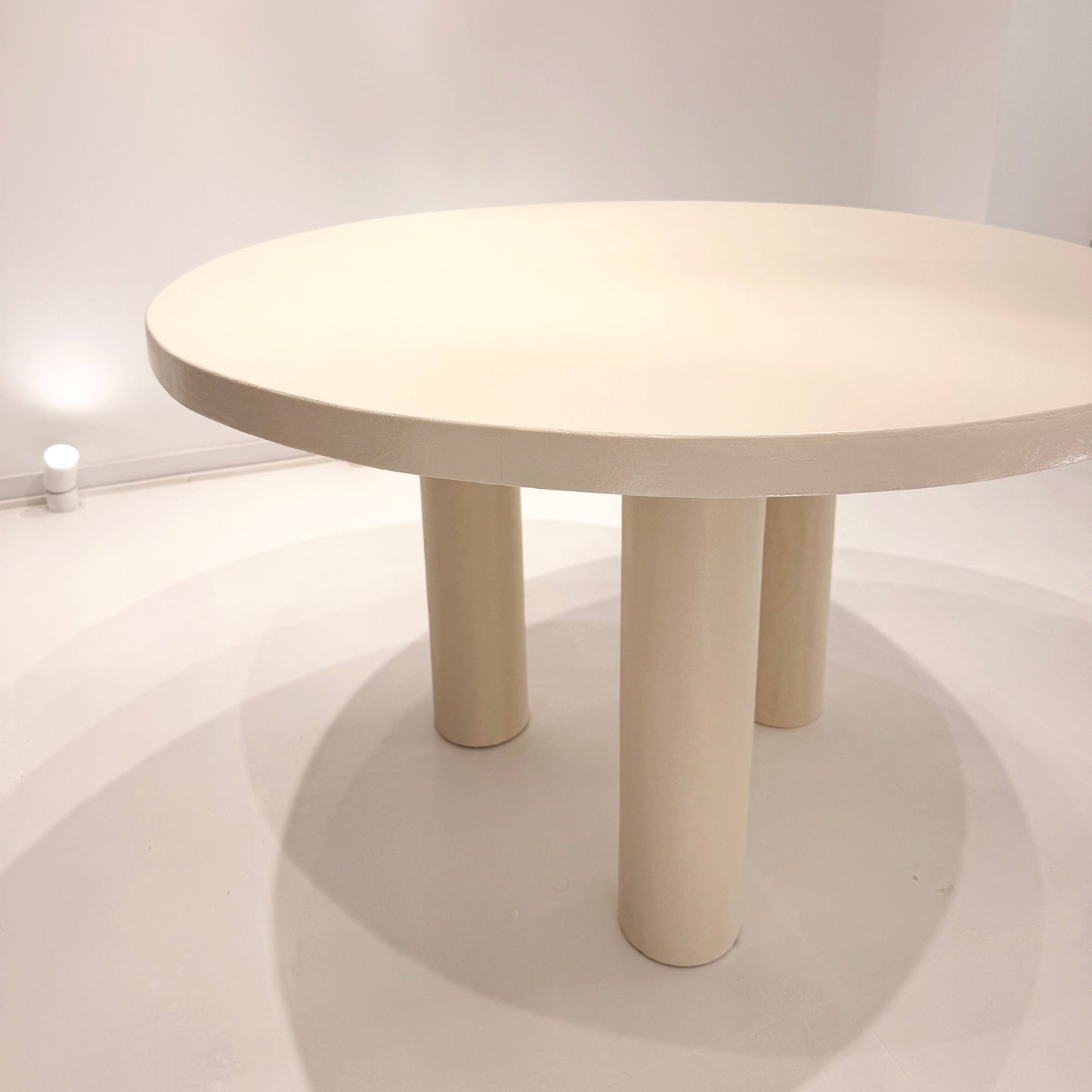 Columbretes White Table